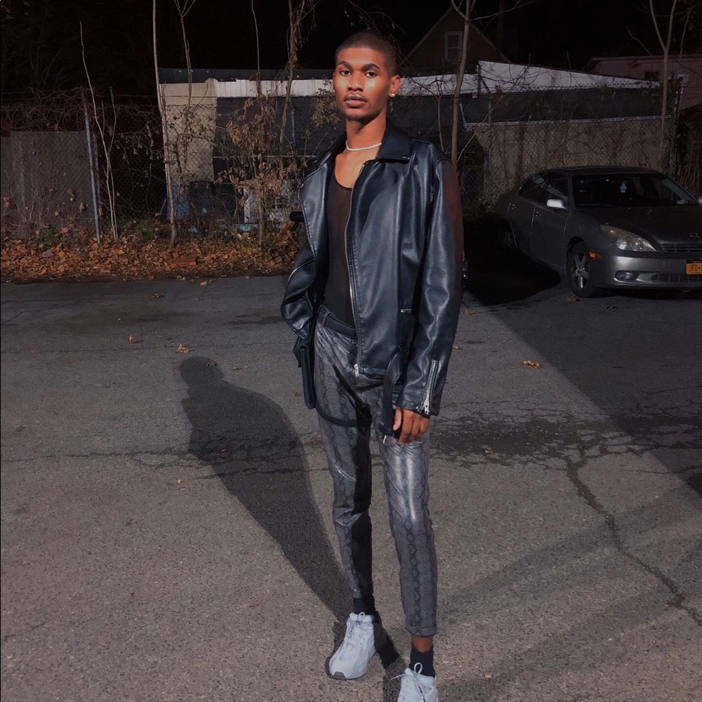Meet your Posher, Tariq